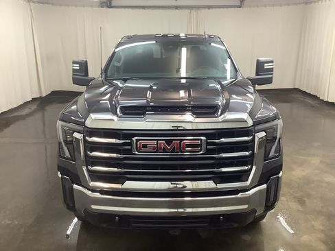 New 2026 GMC Sierra 2500 SLE AWD/4WD image 2