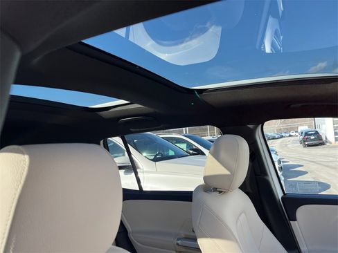 Certified 2025 Mercedes-Benz GLB 250 4MATIC image 17