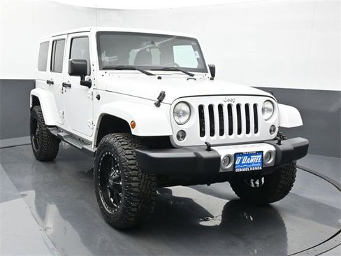 Used 2014 Jeep Wrangler Unlimited Sahara w/ Connectivity Group image 7