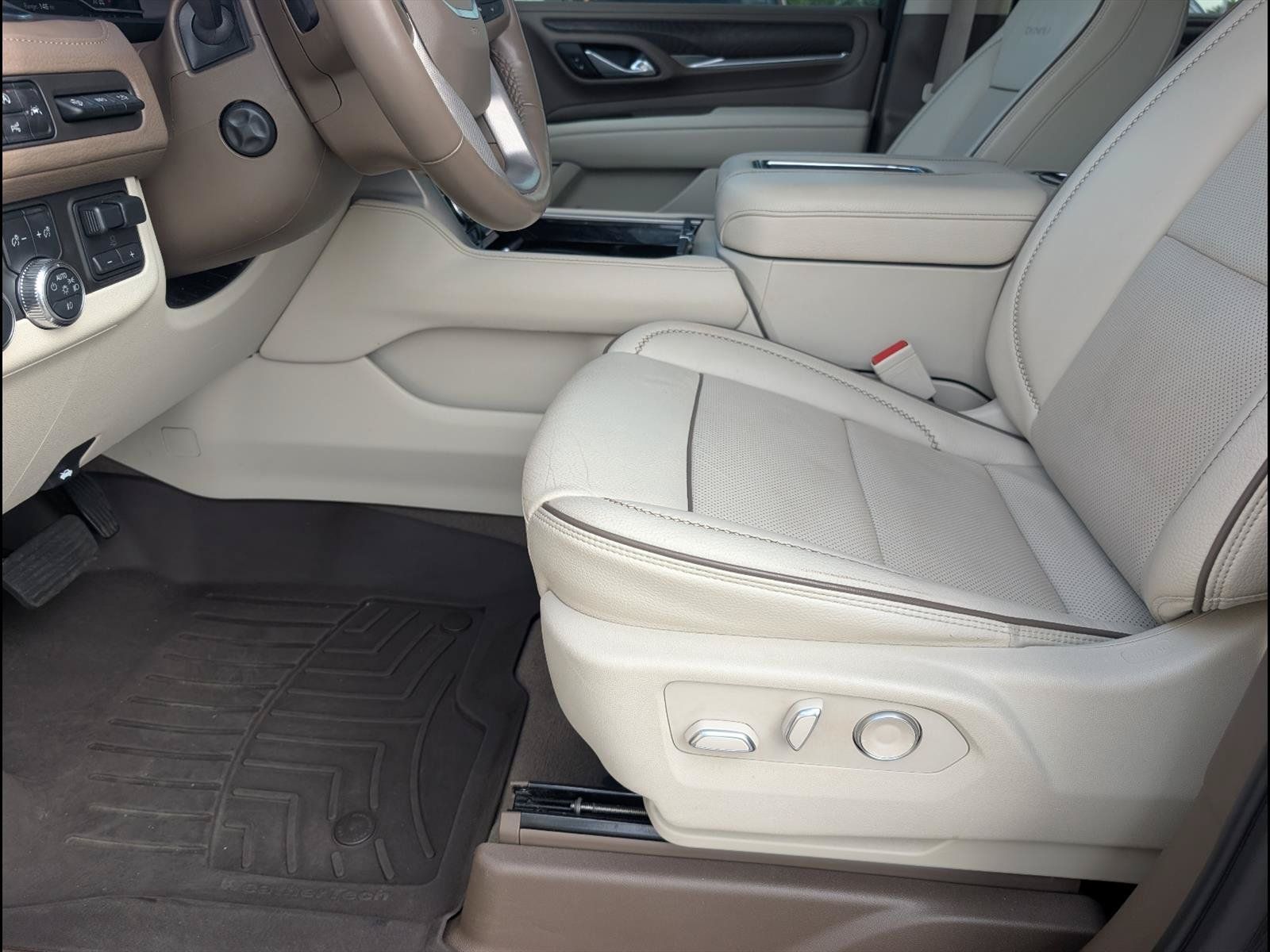 Used 2024 GMC Yukon Denali w/ Advanced Technology Package AWD/4WD image 11