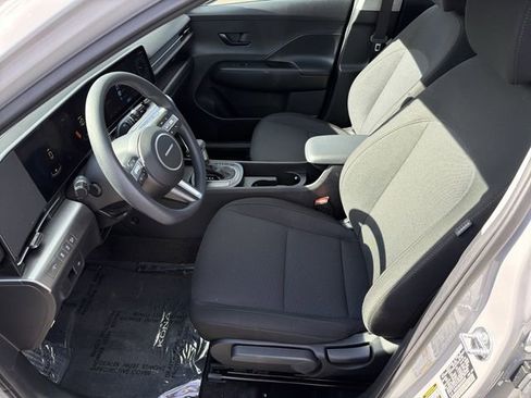 Certified 2025 Hyundai Kona SE image 9