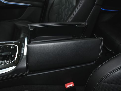 Used 2024 BMW X7 xDrive40i image 52