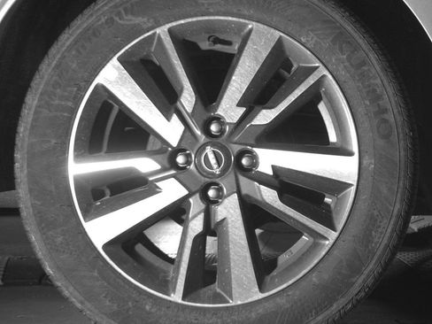 Used 2025 Nissan Versa SV FWD image 15