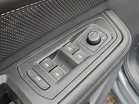 New 2025 Volkswagen Atlas SEL image 21