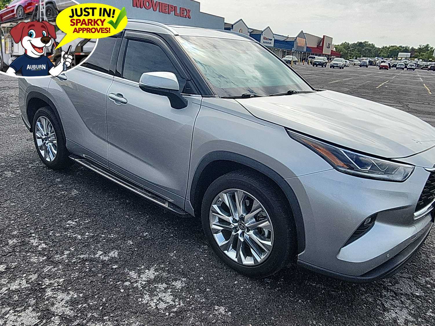 Used 2022 Toyota Highlander Limited FWD image 1