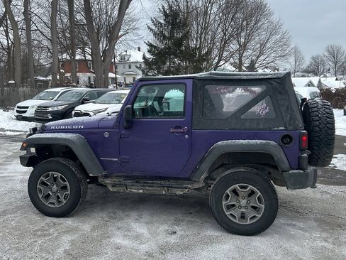 Used 2018 Jeep Wrangler Rubicon w/ Power Convenience Group image 3