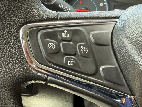 Used 2017 Chevrolet Cruze LT FWD image 25