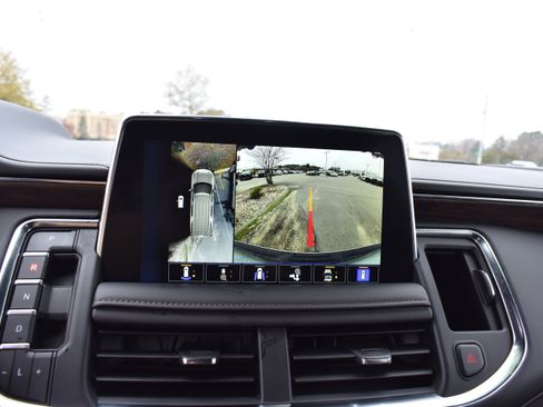 Used 2024 Chevrolet Tahoe High Country w/ Premium Package image 18