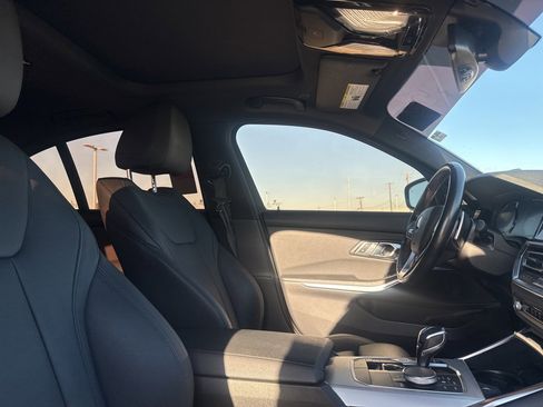 Used 2021 BMW 330i Sedan w/ Convenience Package image 17