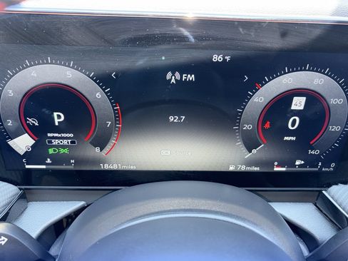 Certified 2025 Nissan Kicks SR FWD image 17