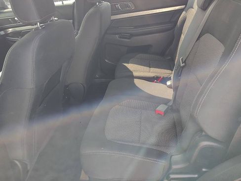 Used 2018 Ford Explorer XLT w/ Equipment Group 201A FWD image 18