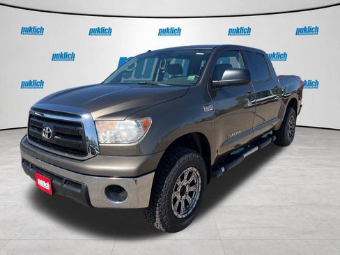 Used 2012 Toyota Tundra 4x4 CrewMax w/ Tow Pkg image 3