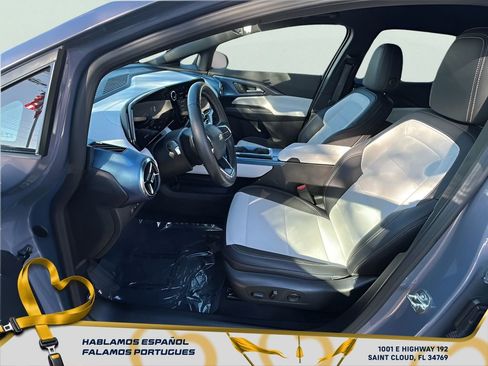 Certified 2025 Chevrolet Equinox EV LT image 12