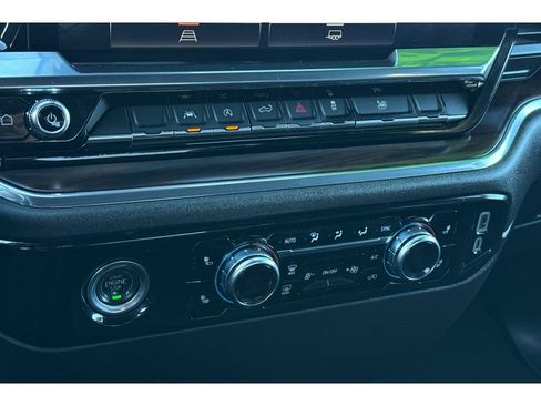 Used 2024 GMC Sierra 1500 SLT image 21