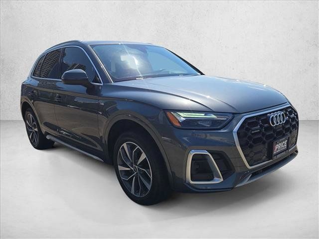 Used 2022 Audi Q5 2.0T Premium Plus w/ Premium Plus Package AWD/4WD image 3