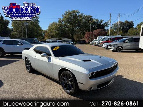 Used 2023 Dodge Challenger SXT w/ Blacktop Package image 1