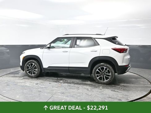 Used 2025 Chevrolet TrailBlazer LT w/ Driver Confidence Package image 11