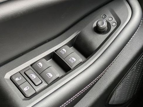 New 2025 Jeep Grand Cherokee Limited w/ Black Appearance Package image 16