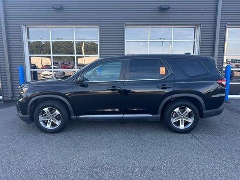 Used 2023 Honda Pilot EX-L image 2