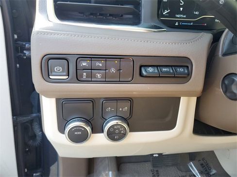 Used 2024 GMC Yukon Denali image 28