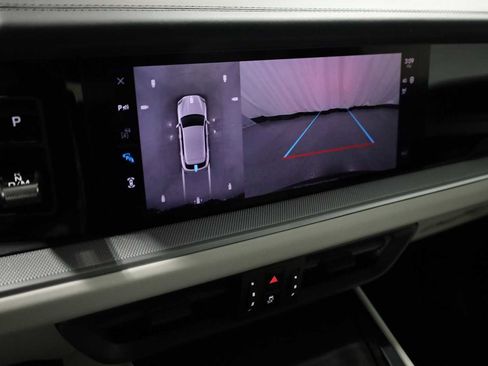 Certified 2025 Porsche Cayenne image 32