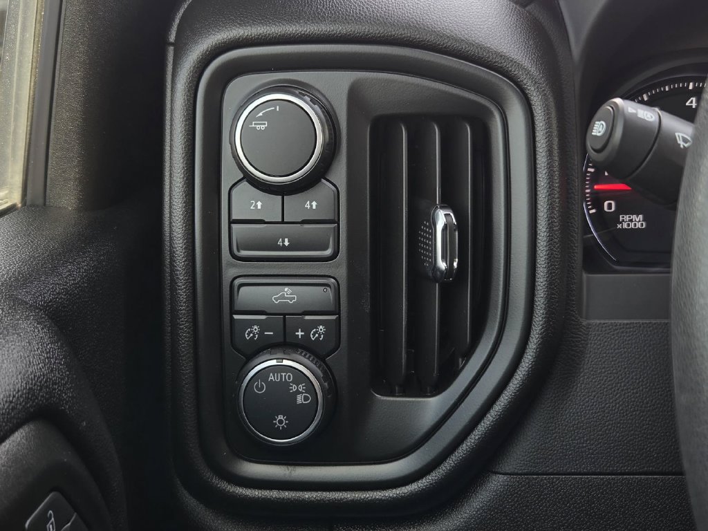 Used 2025 Chevrolet Silverado 2500 W/T w/ WT Convenience Package AWD/4WD image 18