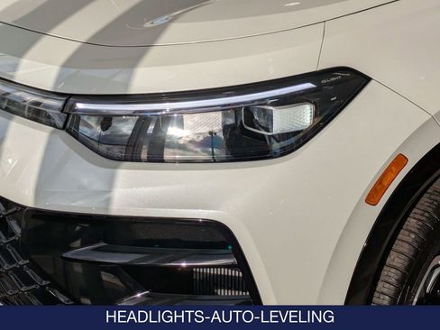 New 2026 Volkswagen Tiguan SEL R-Line image 8