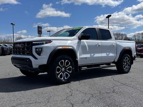 Used 2024 GMC Canyon AT4 w/ Technology Package AWD/4WD image 2