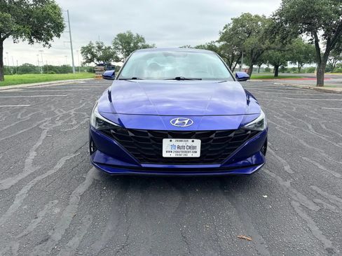 Used 2023 Hyundai Elantra SEL FWD image 2