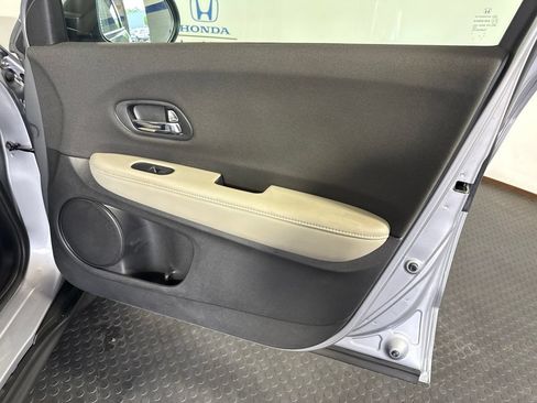 Used 2019 Honda HR-V LX image 5