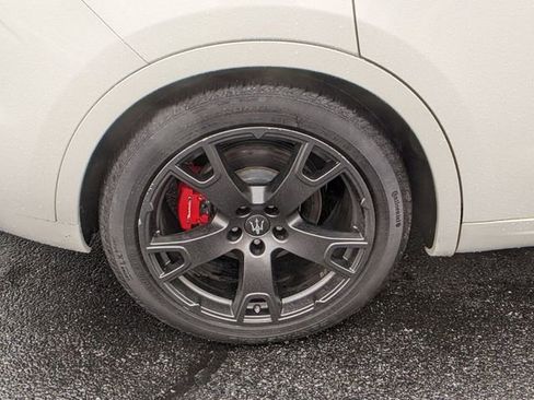 Used 2019 Maserati Levante S image 10