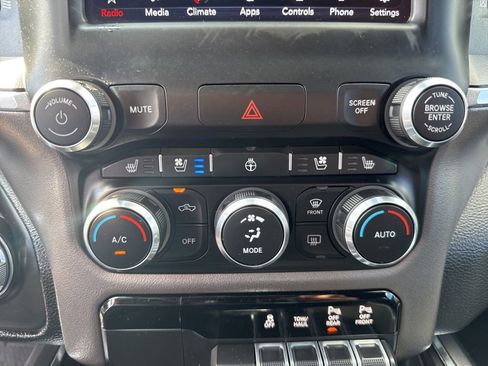 Used 2020 RAM 1500 Laramie w/ Sport Appearance Package AWD/4WD image 40