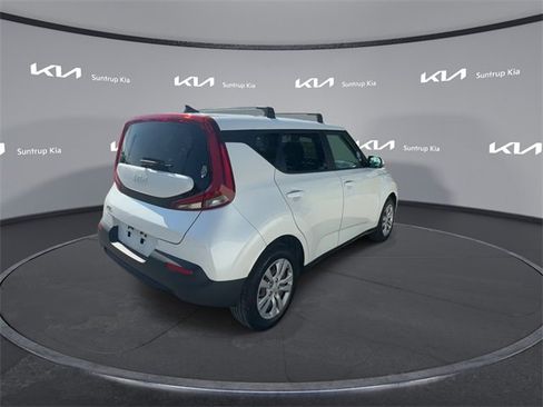 Used 2022 Kia Soul LX image 19