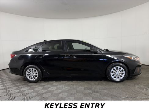 Used 2023 Kia Forte LX image 7