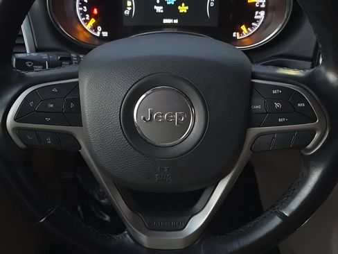 Used 2022 Jeep Grand Cherokee Laredo E image 12