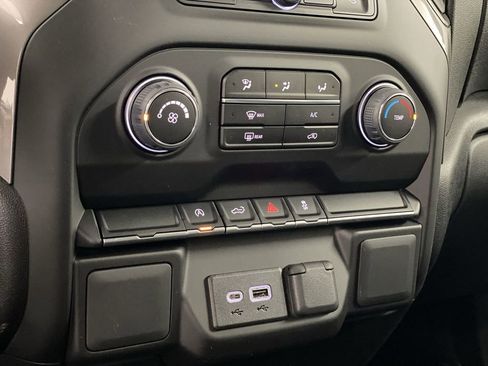 Used 2022 Chevrolet Silverado 1500 Custom AWD/4WD image 19