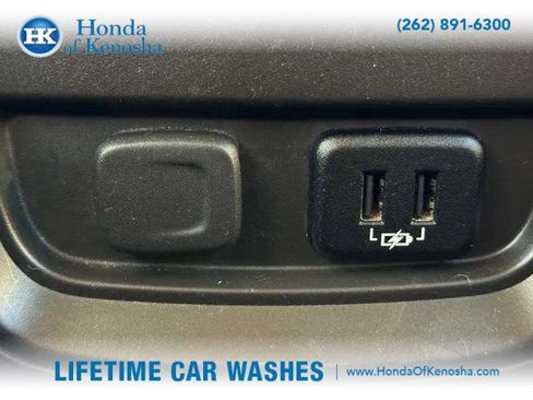 Used 2018 Buick Envision Essence image 12