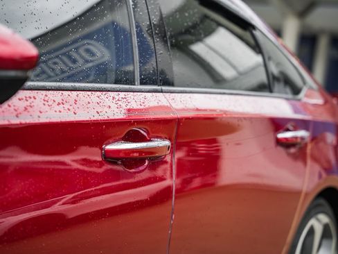 Used 2018 Honda Accord Touring image 16