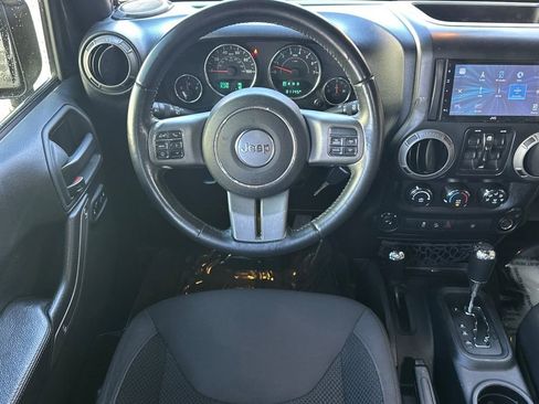 Used 2017 Jeep Wrangler Unlimited Sport AWD/4WD image 14