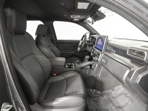 Used 2025 Toyota 4Runner TRD Off-Road Premium AWD/4WD image 19