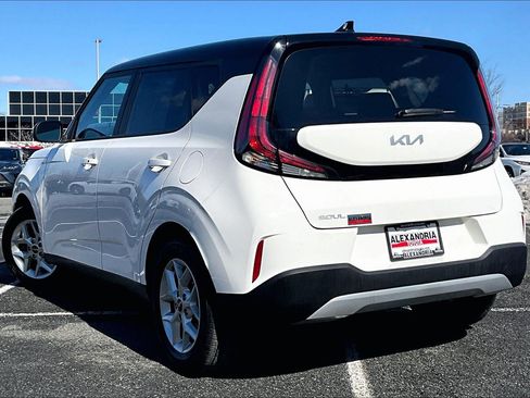 Used 2023 Kia Soul S image 10