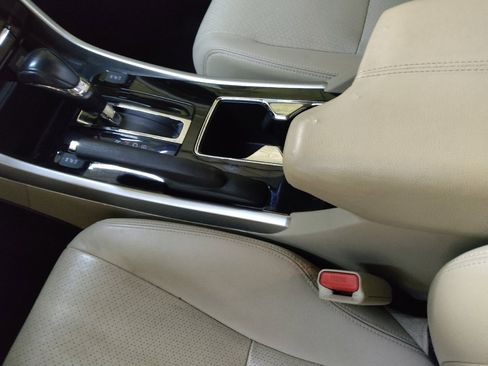 Used 2016 Honda Accord Touring image 26