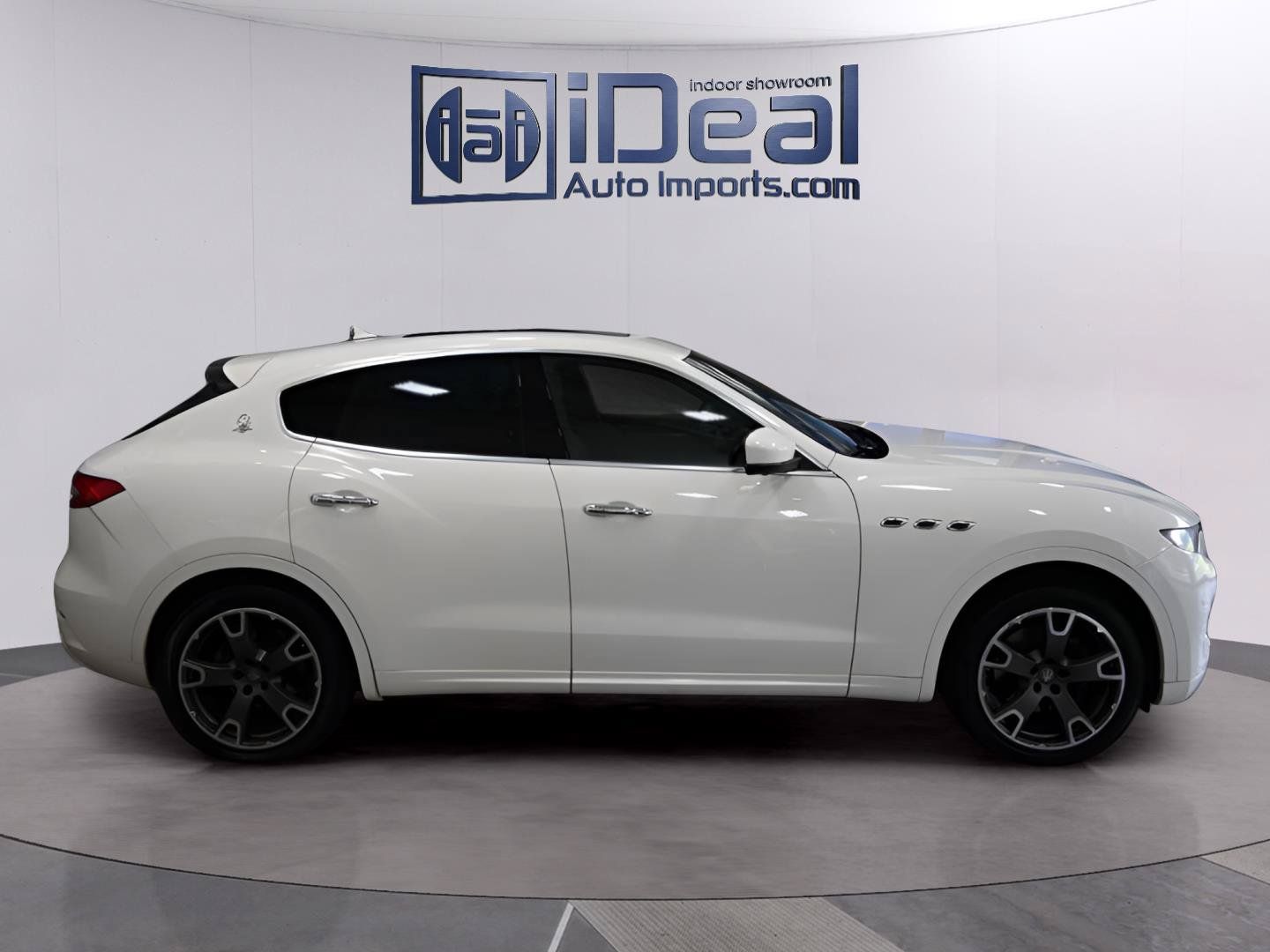Used 2019 Maserati Levante AWD/4WD image 6