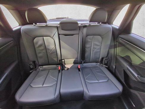 Used 2021 Audi Q3 2.0T Premium w/ Convenience Package AWD/4WD image 22