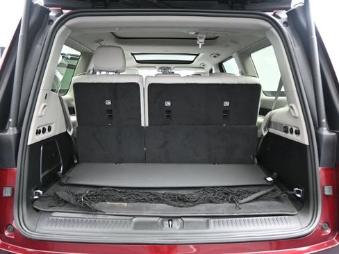 Used 2023 Jeep Wagoneer Series II w/ Premium Group I AWD/4WD image 27