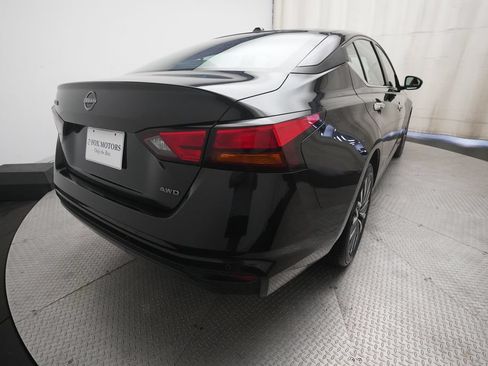 Used 2025 Nissan Altima 2.5 SV AWD/4WD image 13