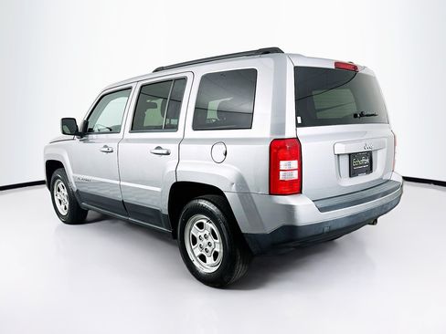Used 2016 Jeep Patriot Sport w/ Power Value Group FWD image 5