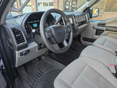 Used 2017 Ford F150 XLT image 9