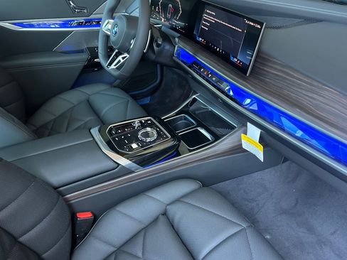 New 2025 BMW 740i image 27