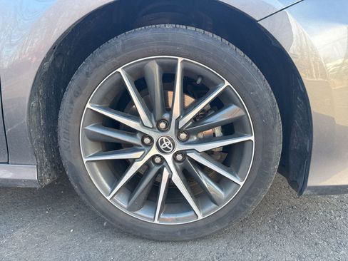 Used 2021 Toyota Camry XLE image 9